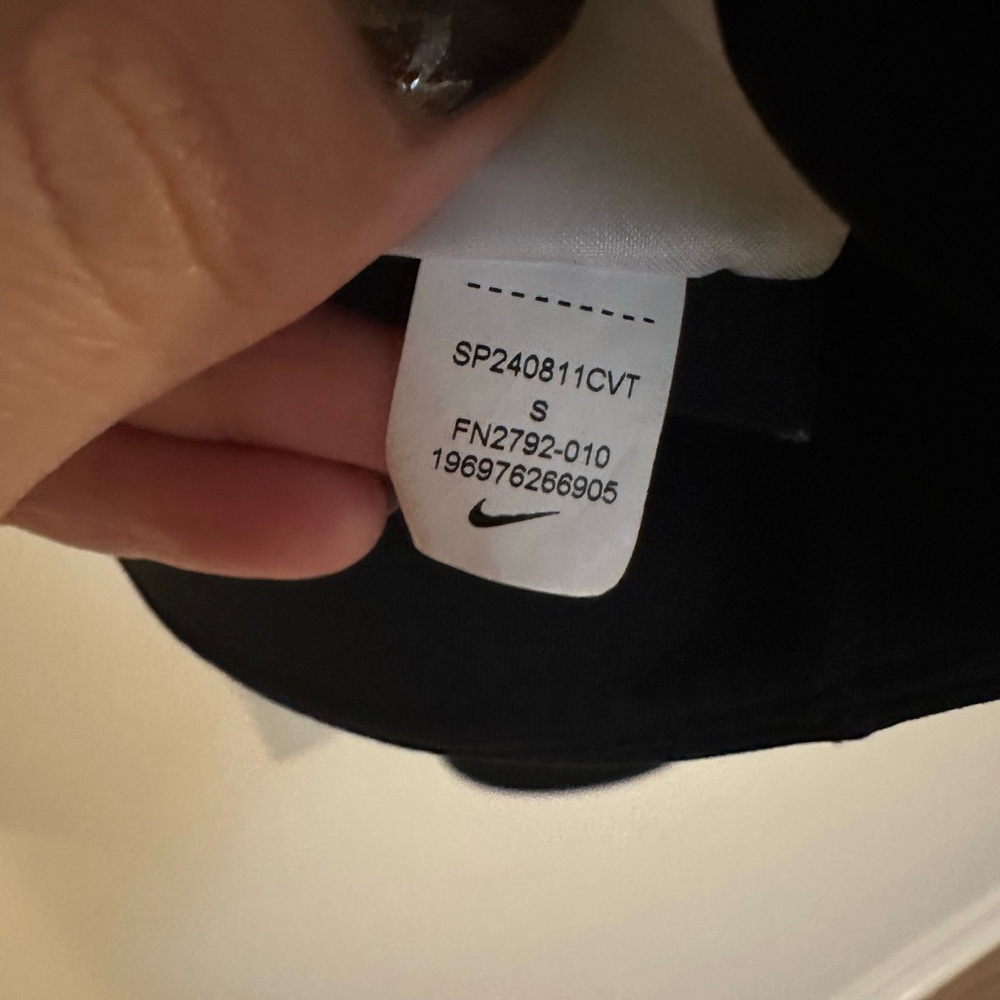 Nike Women's Black Long Sleeve Crop Top - Picture 5 of 5